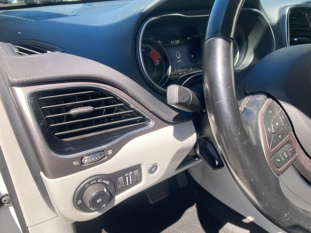 Used 2020 Jeep Cherokee Limited AWD/4WD image 17