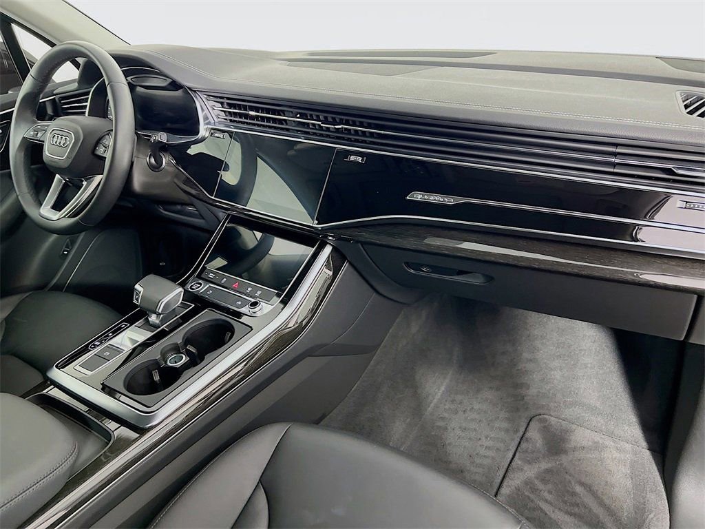 Used 2024 Audi Q7 3.0T Premium image 30