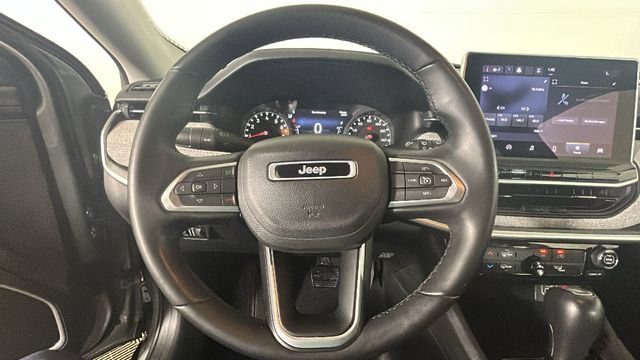 Used 2022 Jeep Compass Latitude AWD/4WD image 13