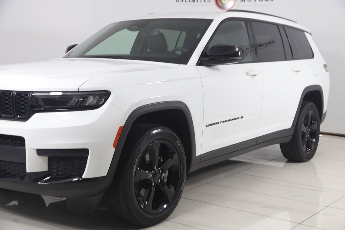 Used 2023 Jeep Grand Cherokee L Laredo AWD/4WD image 44