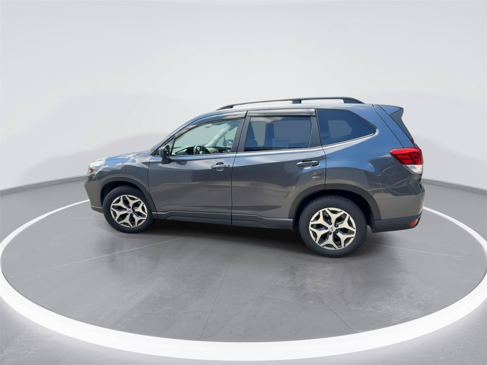 Used 2021 Subaru Forester Premium AWD/4WD image 5