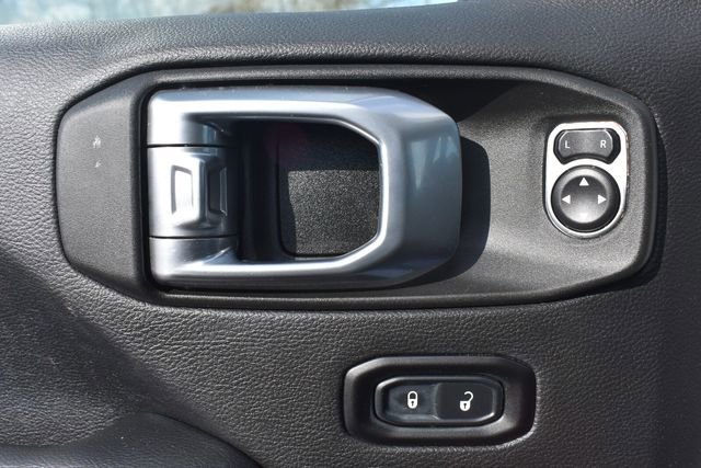 Used 2022 Jeep Wrangler Unlimited Sahara image 20