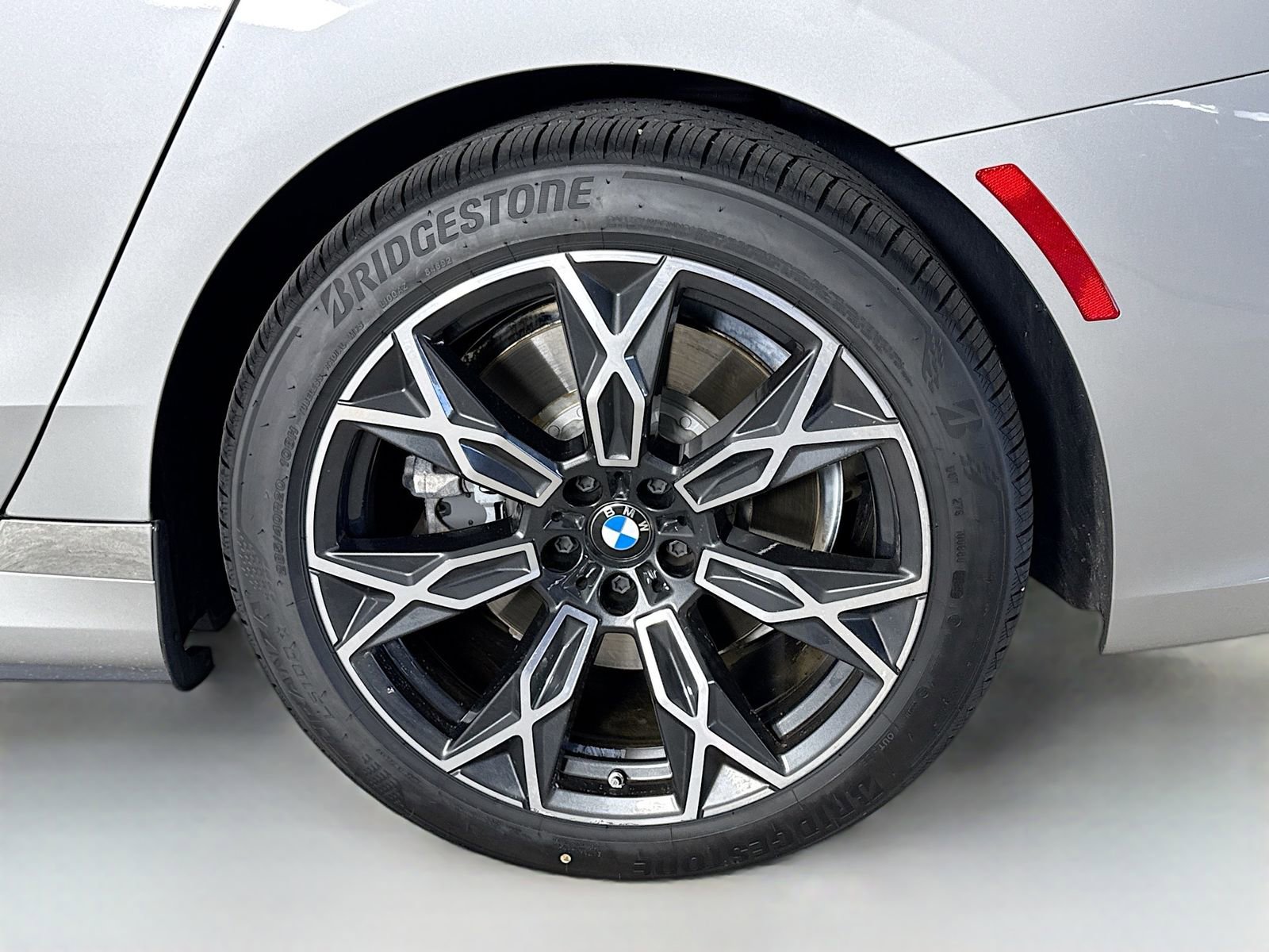 Certified 2023 BMW i7 xDrive60 image 33