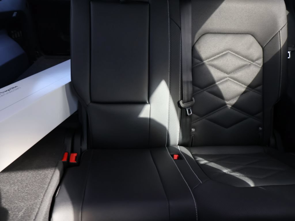 New 2026 Volkswagen Atlas Cross Sport SE AWD/4WD image 32