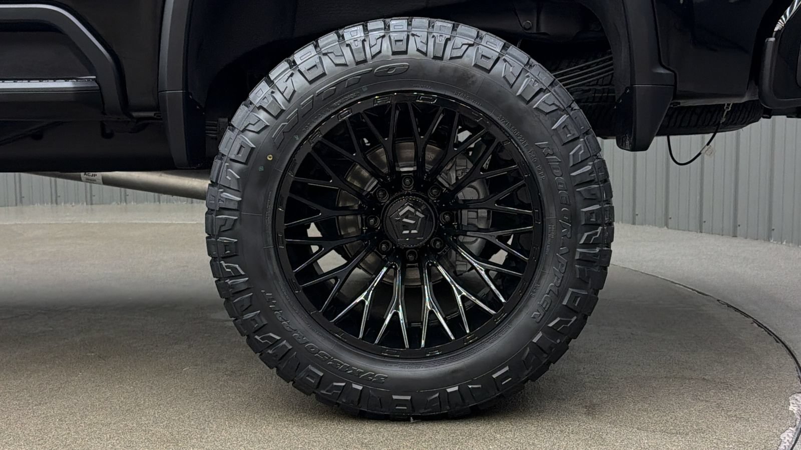 Used 2026 Chevrolet Silverado 2500 High Country w/ High Country Premium Package AWD/4WD image 12