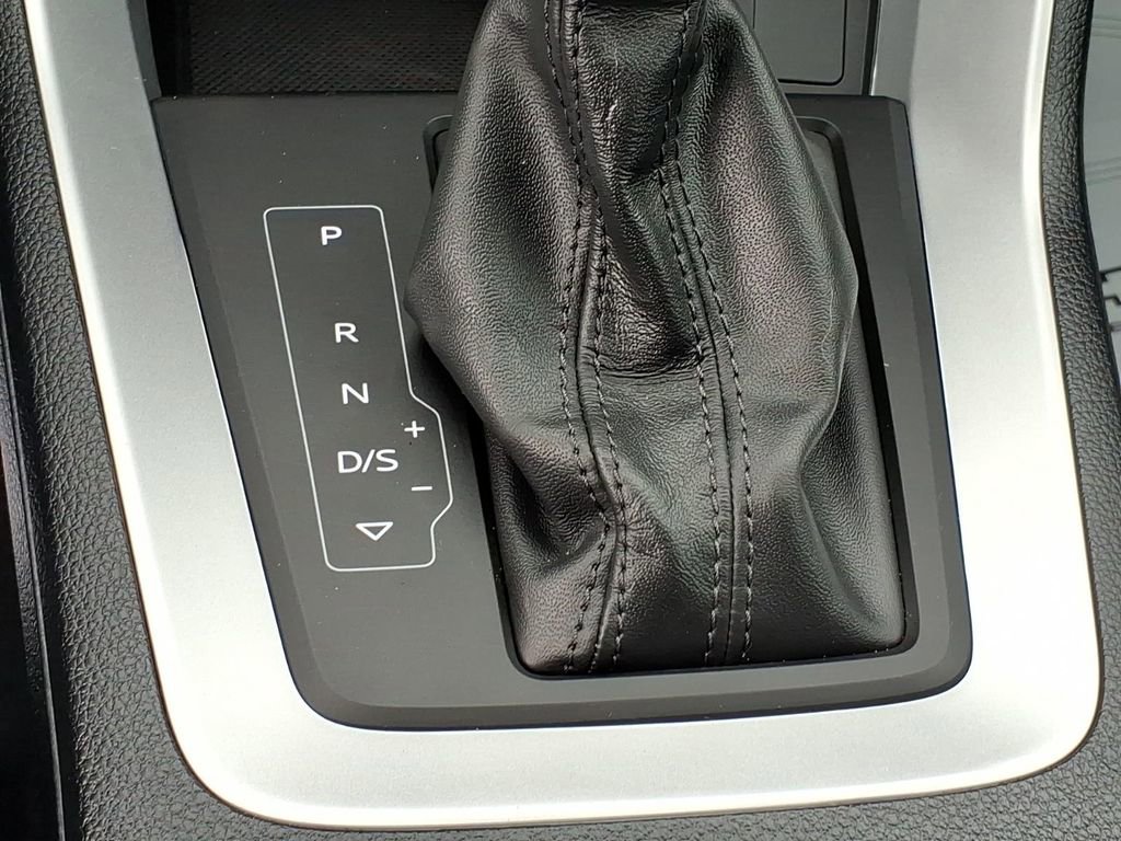 Used 2025 Audi Q3 2.0T Premium image 19