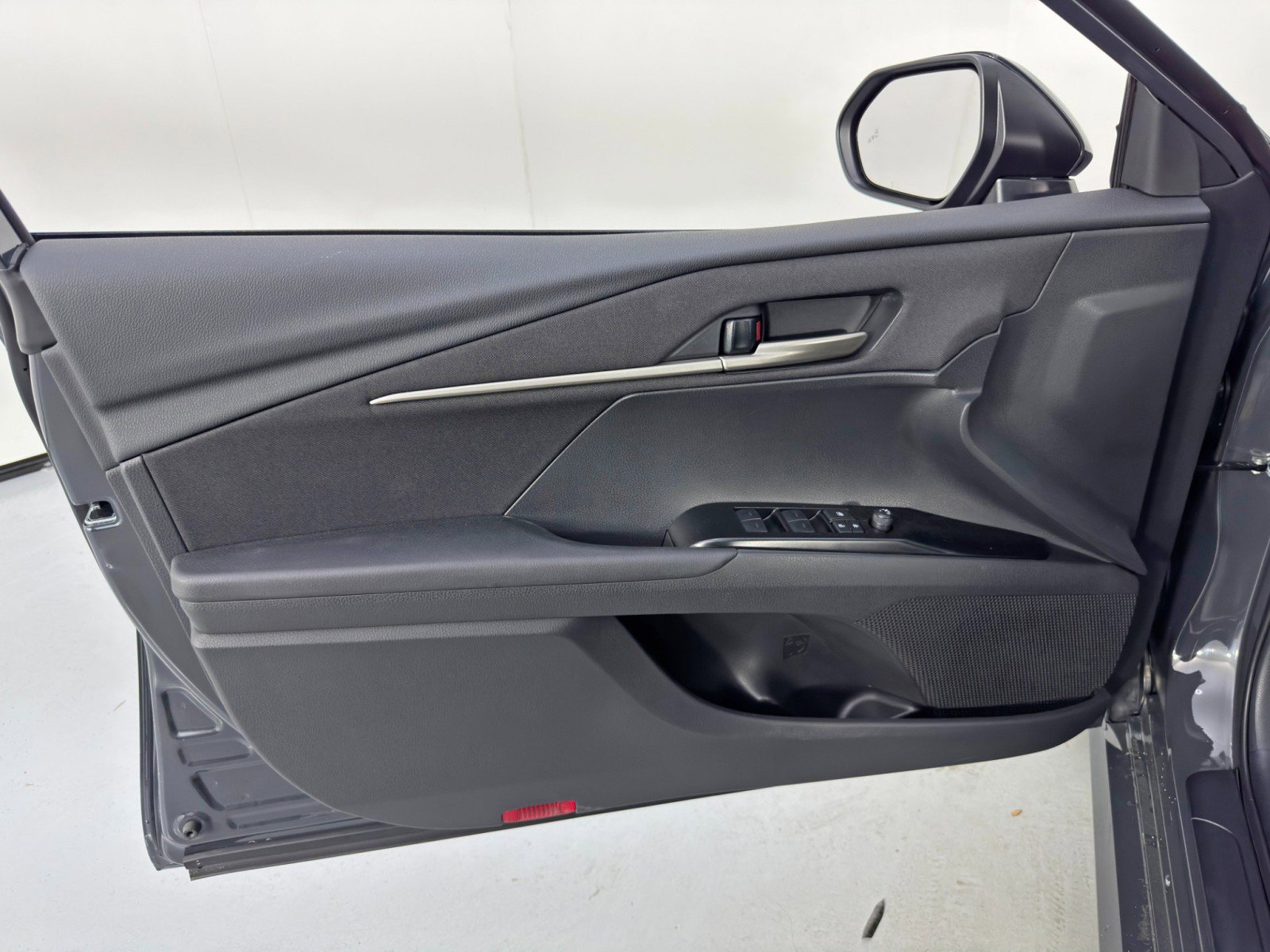 Used 2025 Toyota Camry LE image 38