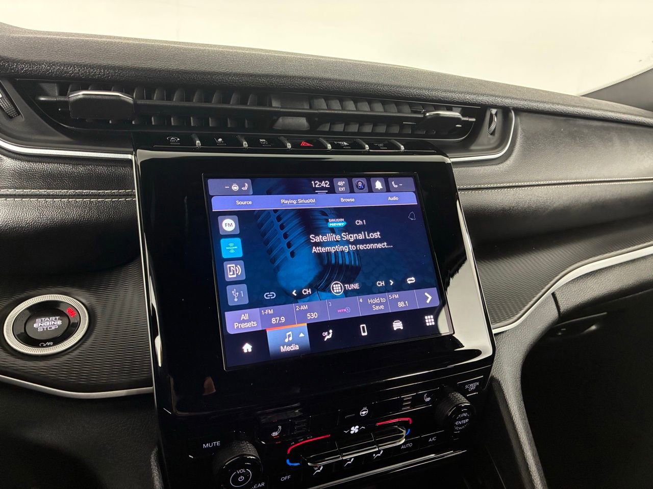 Used 2024 Jeep Grand Cherokee L Altitude image 19