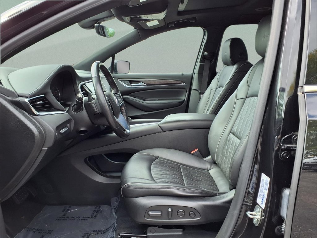 Certified 2023 Buick Enclave Avenir w/ Avenir Technology Package AWD/4WD image 12