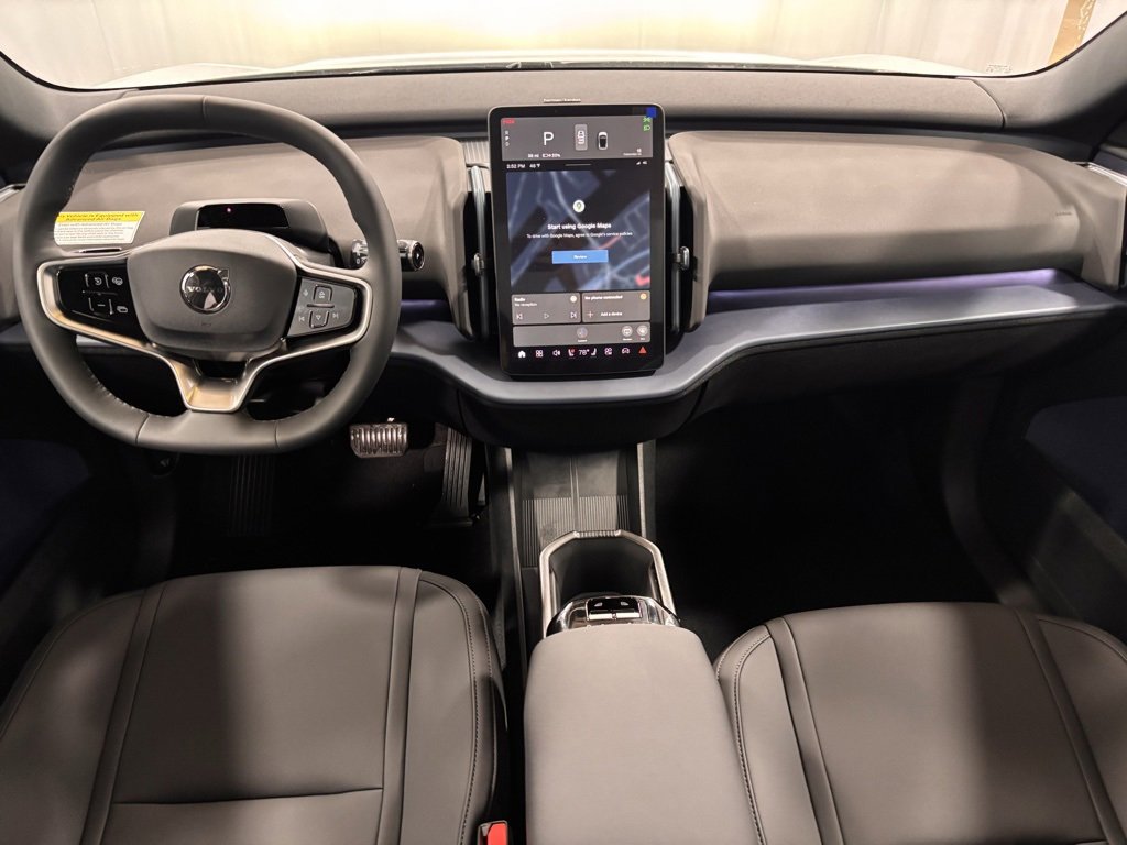 New 2025 Volvo EX30 Plus w/ Protection Package Premier image 2