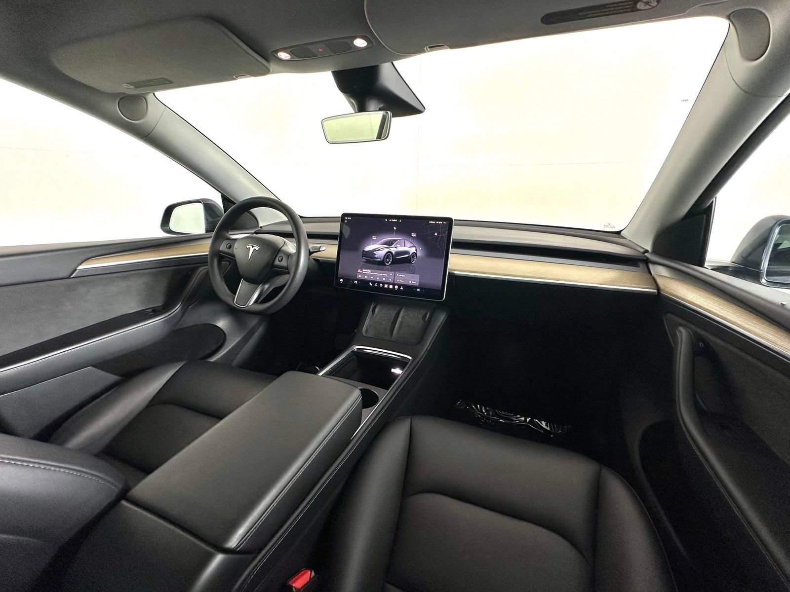 Used 2022 Tesla Model Y Long Range AWD/4WD image 2