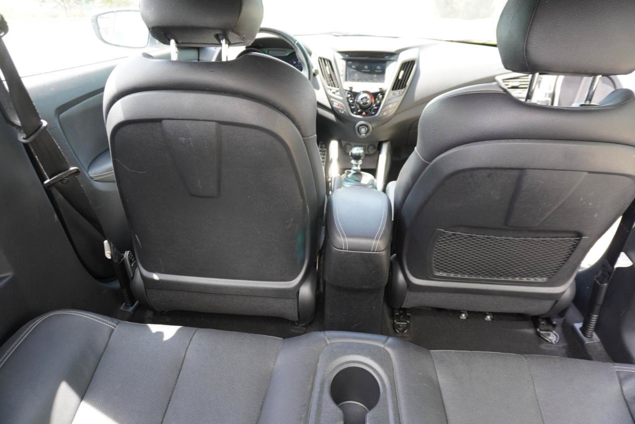 Used 2016 Hyundai Veloster Turbo FWD image 36