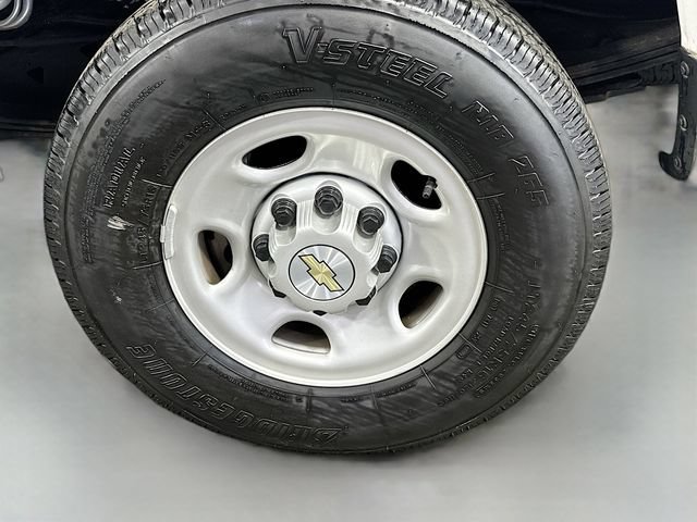 Used 2023 Chevrolet Express 2500 w/ Driver Convenience Package RWD image 27