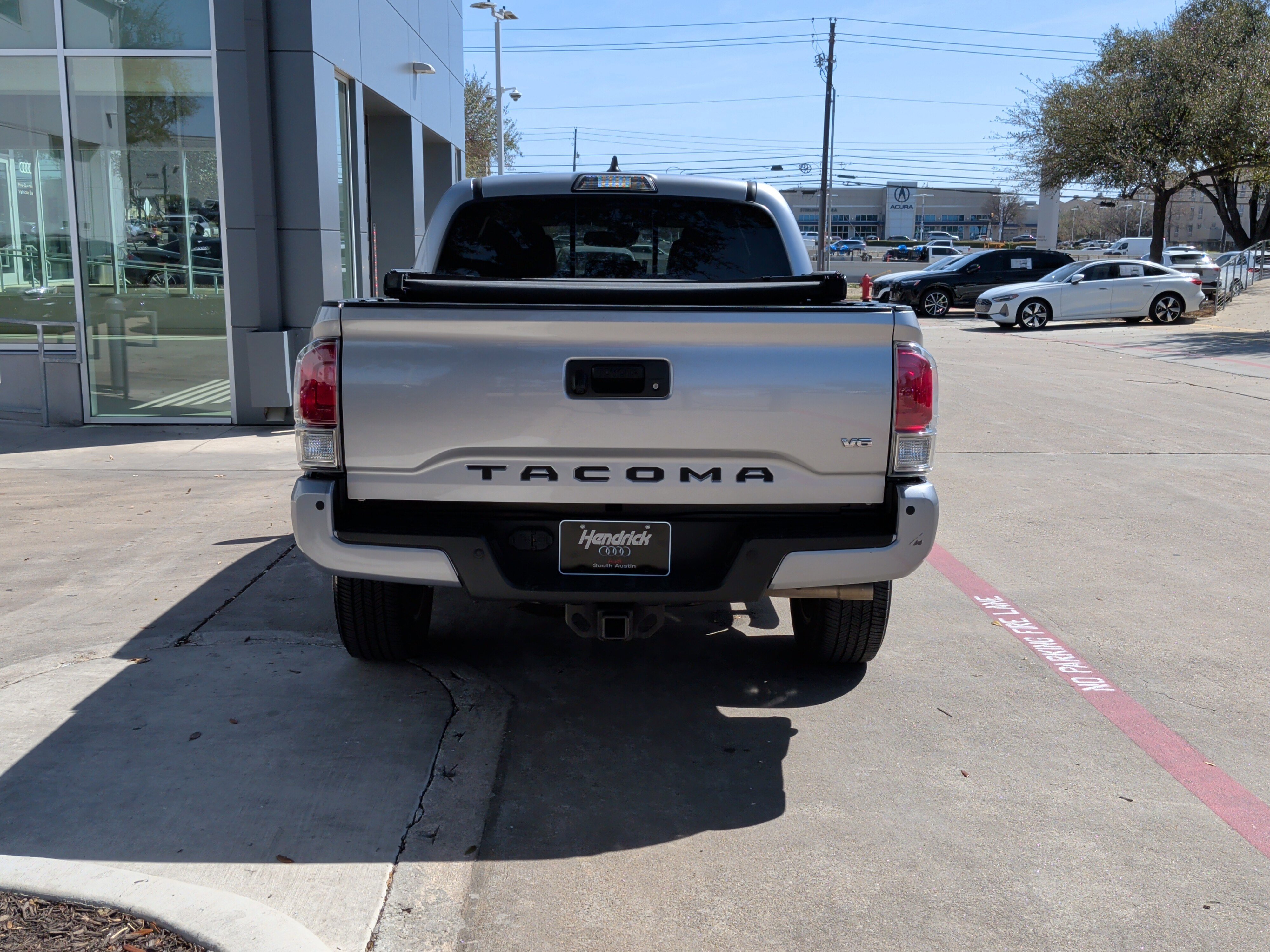 Used 2018 Toyota Tacoma Limited image 9