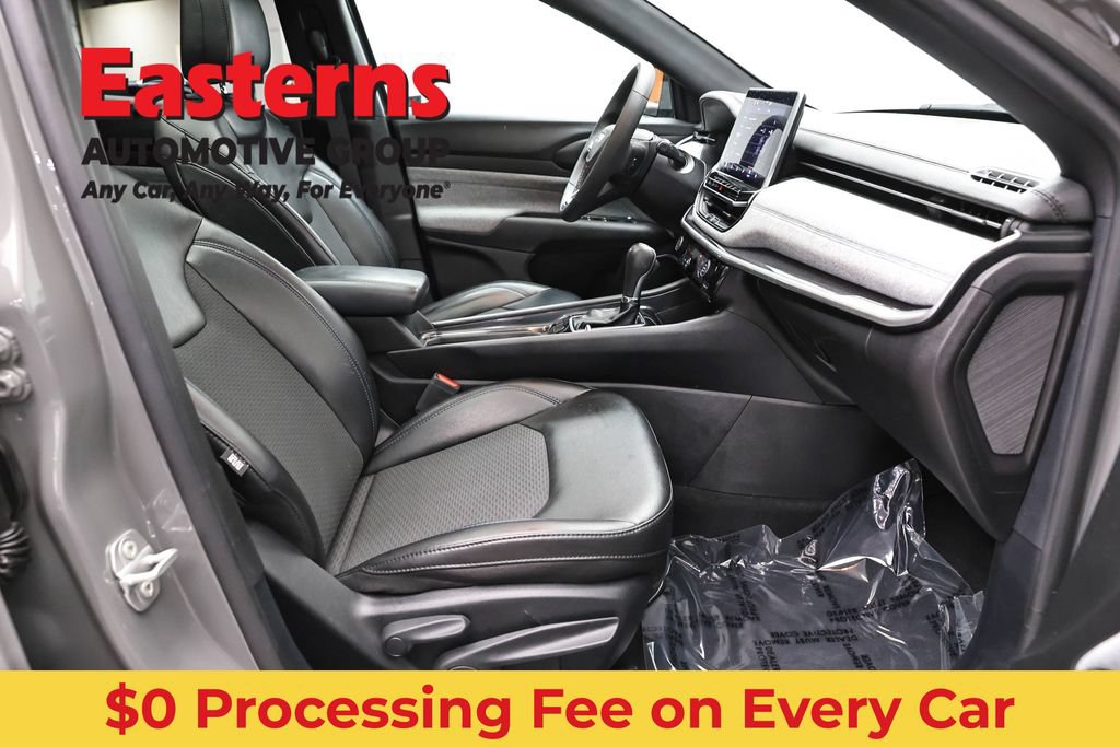 Used 2023 Jeep Compass Latitude w/ Sun and Sound Group AWD/4WD image 25