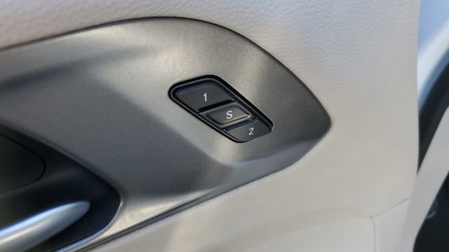 Certified 2024 Chrysler Pacifica Touring-L image 6