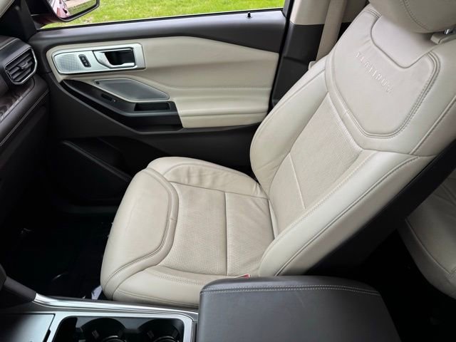 Certified 2020 Ford Explorer Platinum w/ Premium Technology Package AWD/4WD image 26