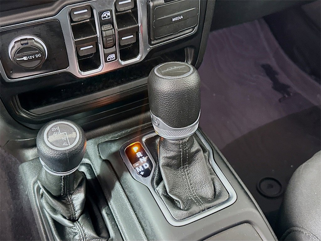 Used 2022 Jeep Gladiator Sport image 17