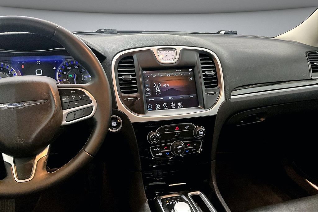 Used 2023 Chrysler 300 Touring AWD/4WD image 9