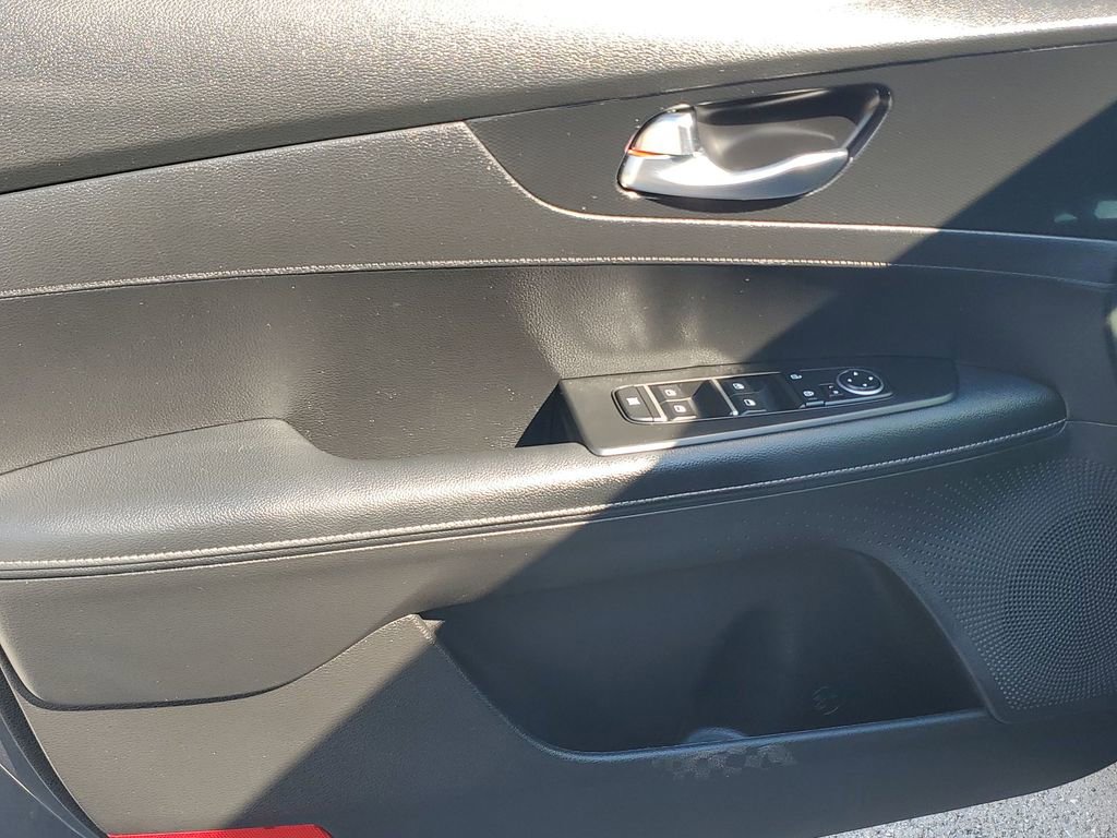 Used 2023 Kia Forte GT-Line w/ GT-Line Technology Package image 40