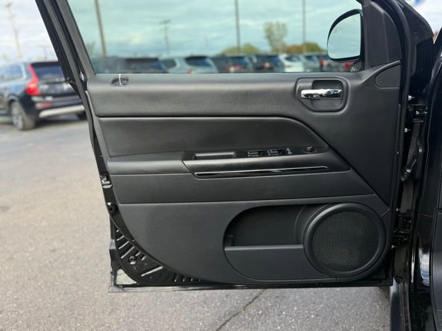 Used 2012 Jeep Compass Limited w/ Sun/Sound Group image 10