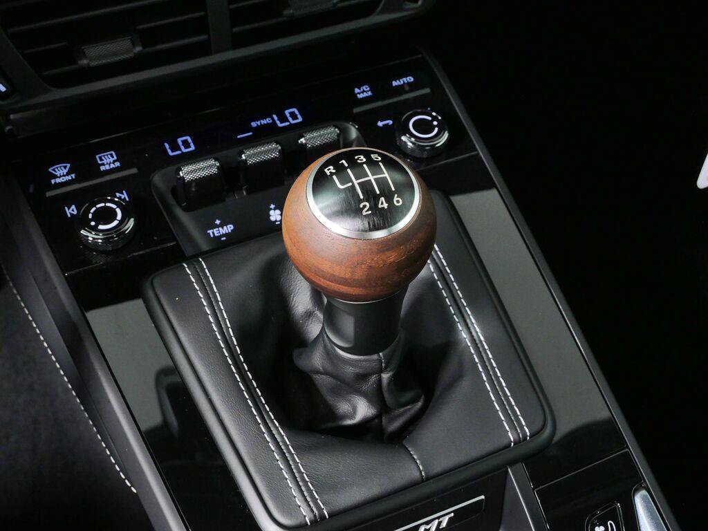 New 2026 Porsche 911 Carrera T RWD image 19