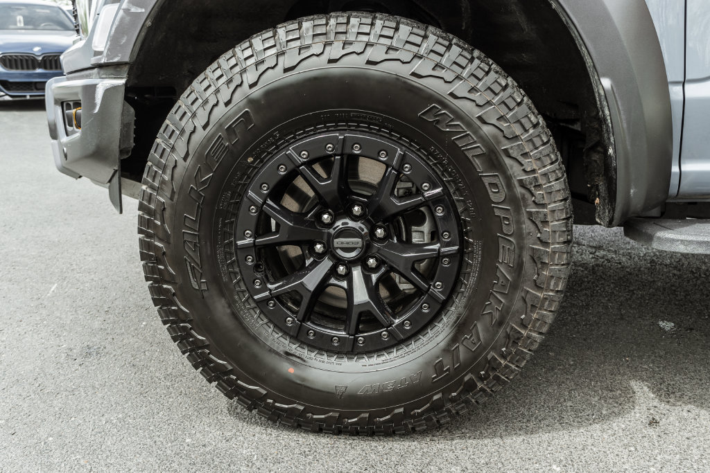 Used 2023 Ford F150 Raptor w/ Raptor 37 Performance Package AWD/4WD image 38