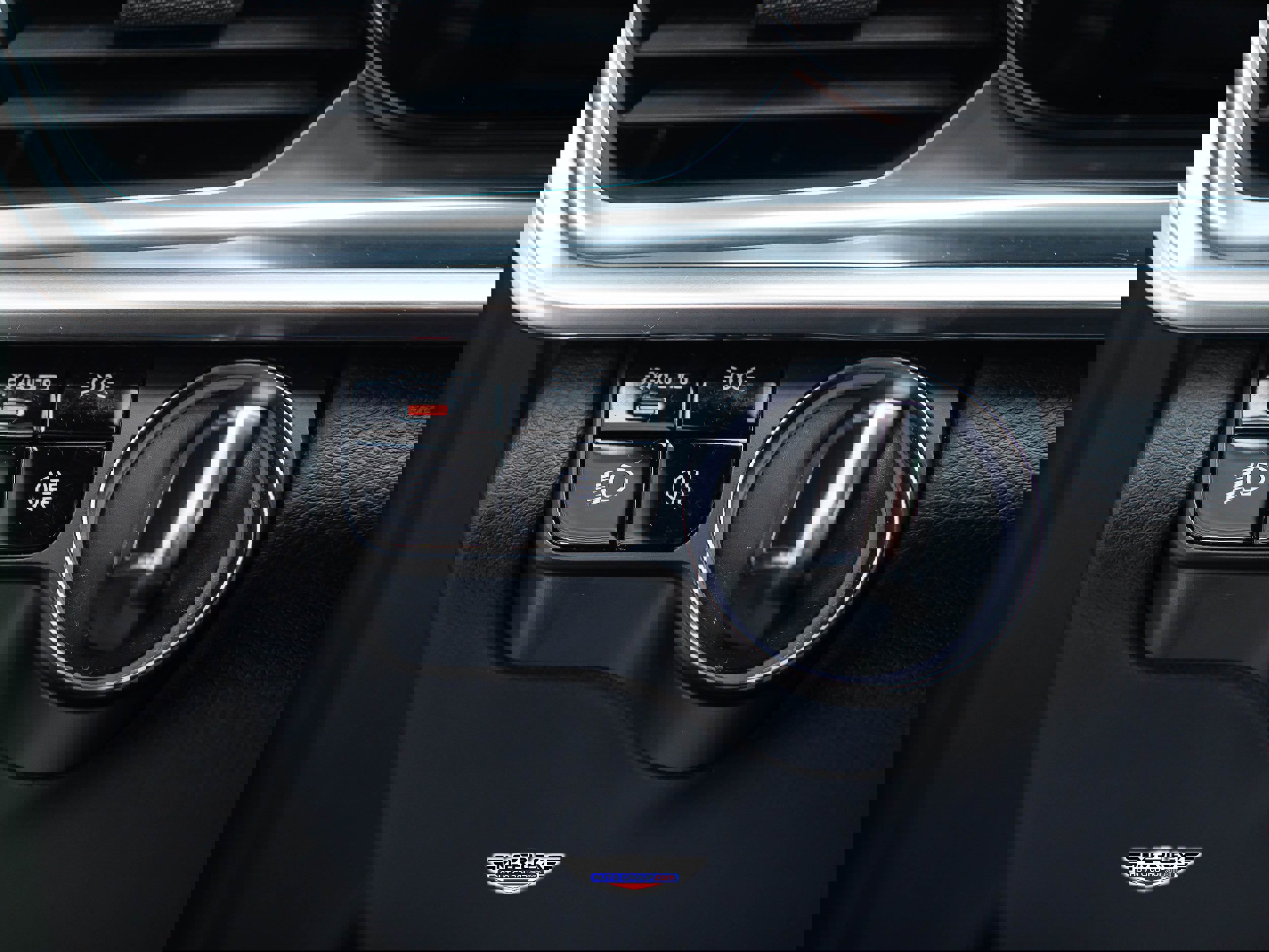 Used 2018 Porsche Panamera 4S image 41