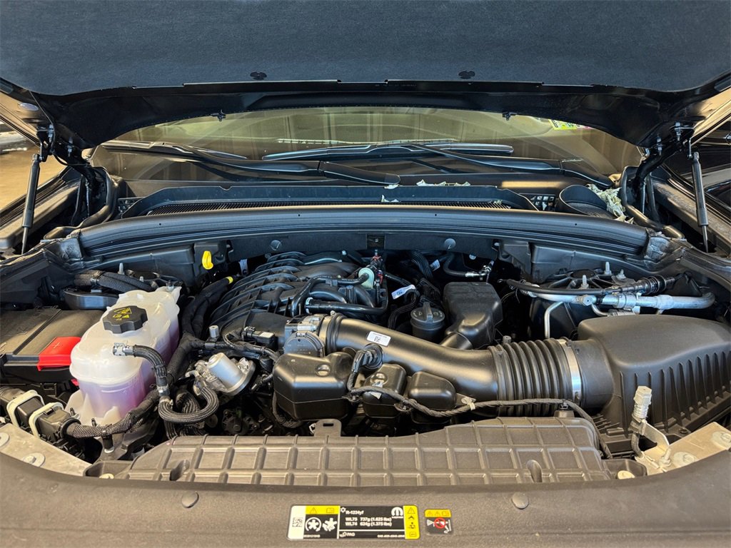 New 2025 Jeep Grand Cherokee L Limited w/ Black Appearance Package image 27