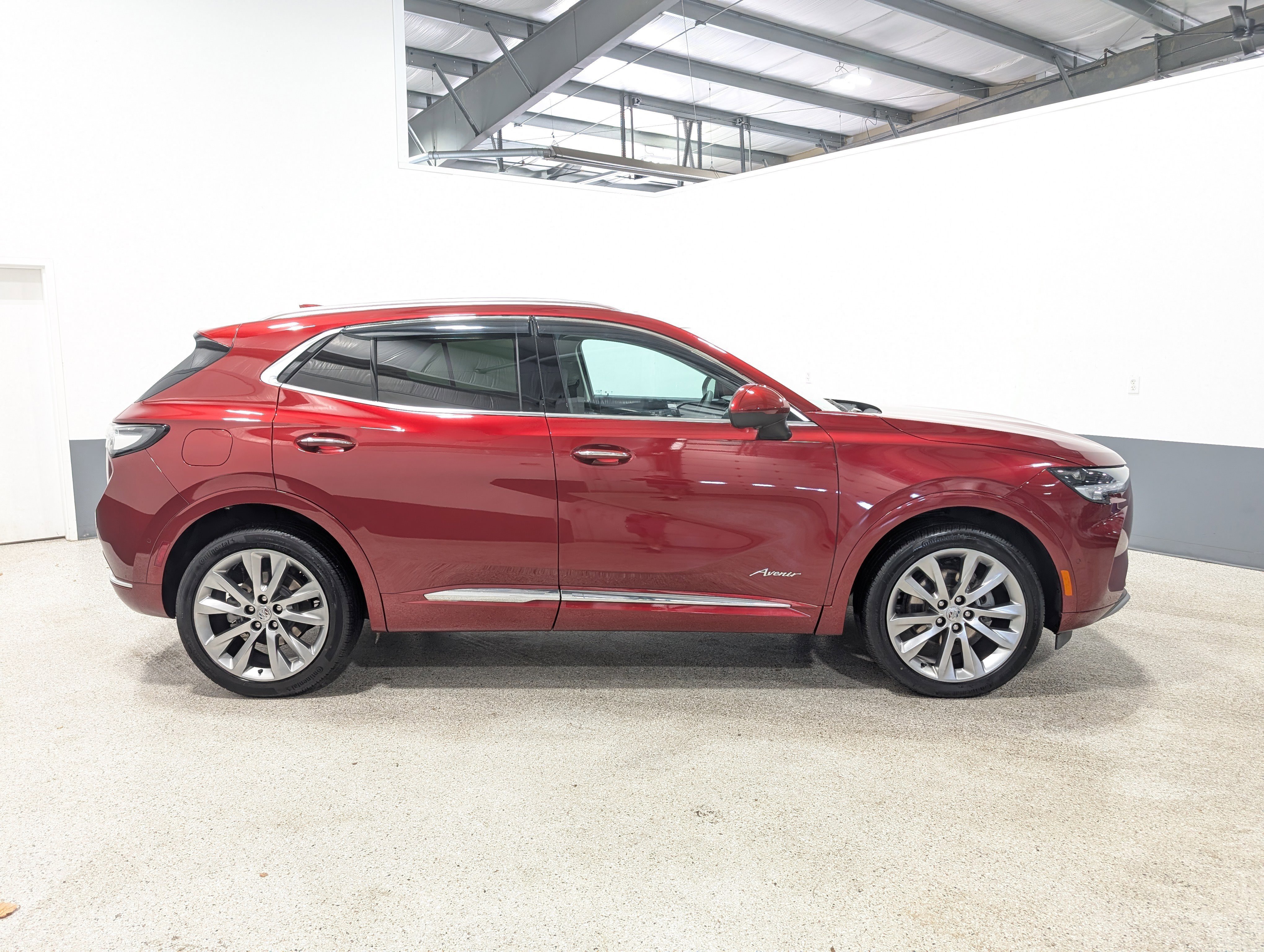 Used 2023 Buick Envision Avenir image 2