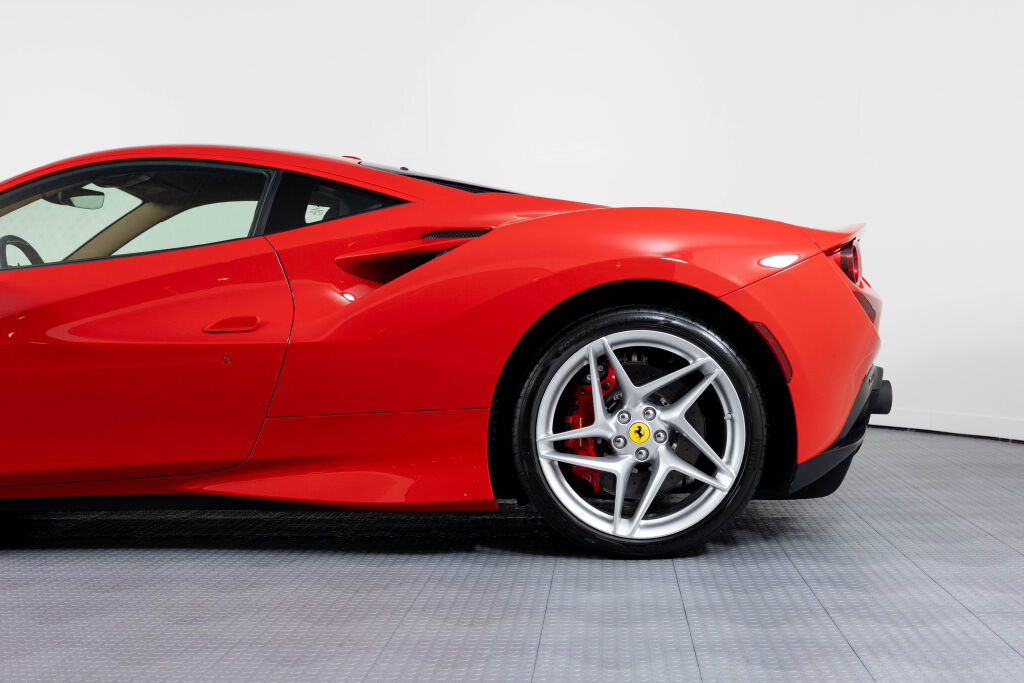 Certified 2020 Ferrari F8 Tributo image 13