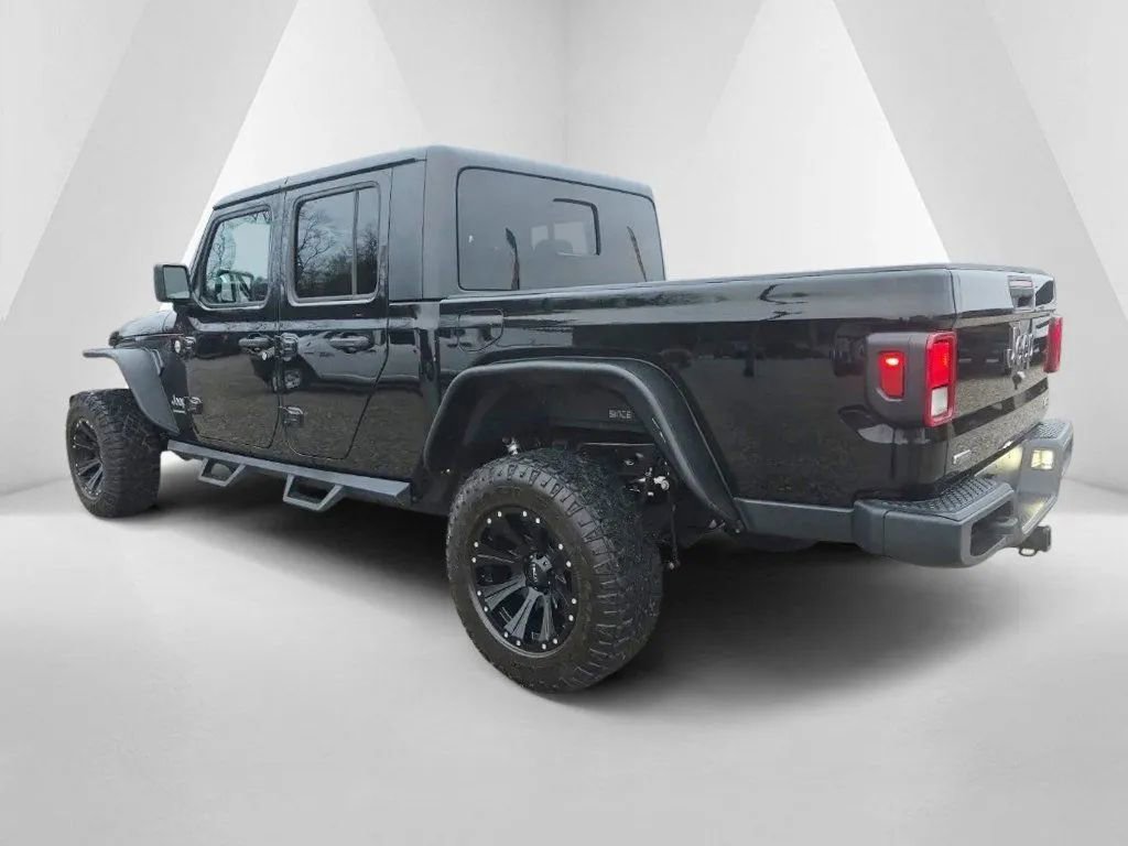 Used 2023 Jeep Gladiator Overland image 7