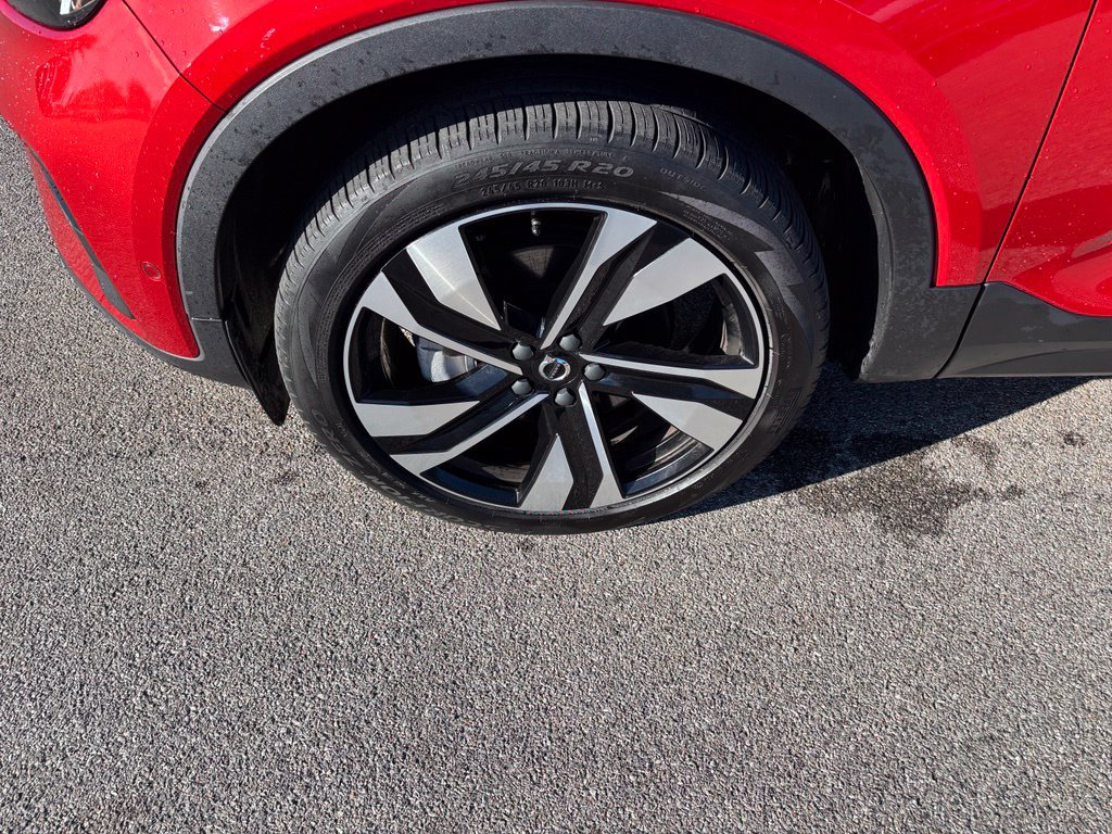 Certified 2024 Volvo XC40 B5 Plus w/ Climate Package AWD/4WD image 31