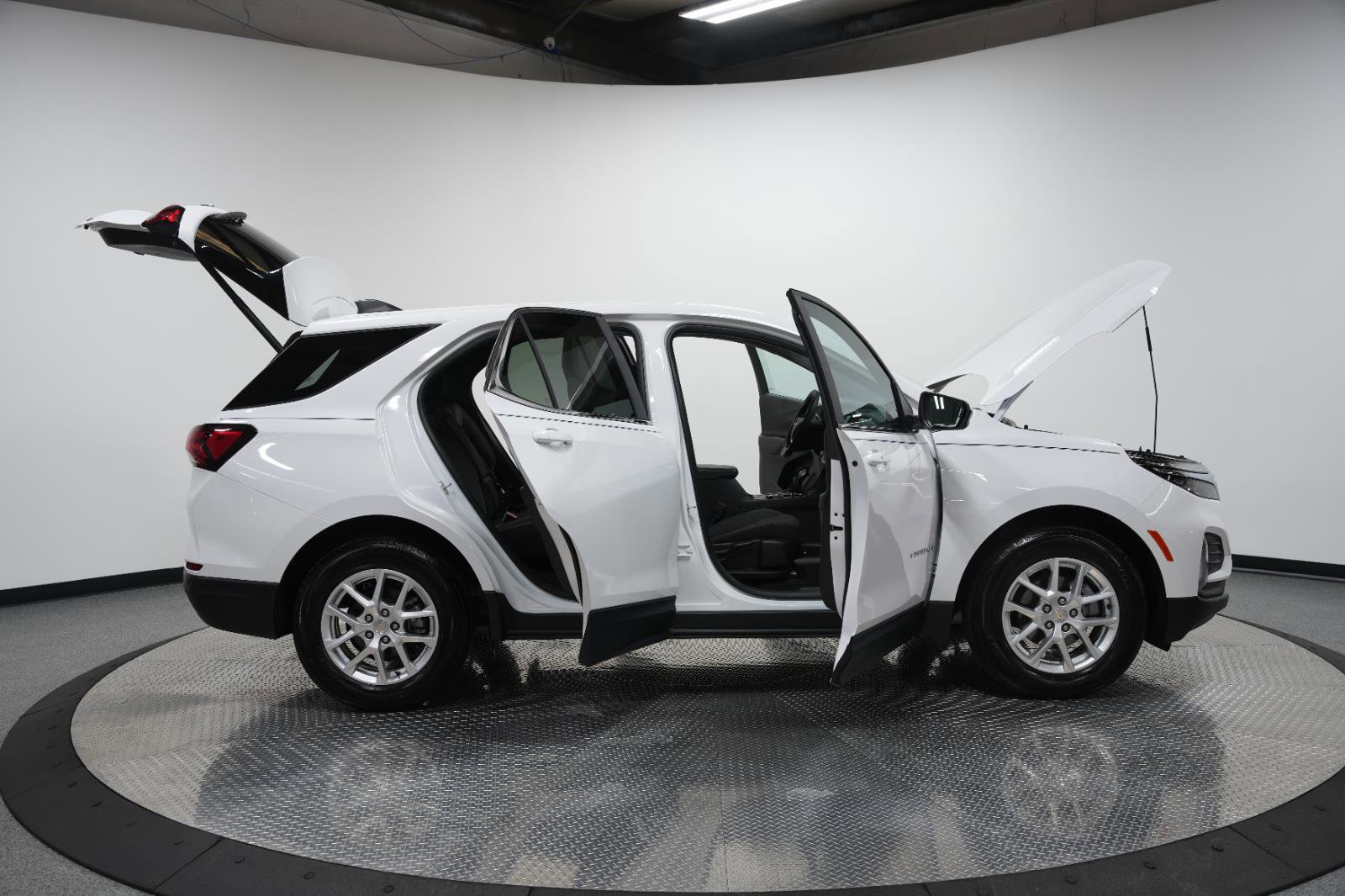Used 2024 Chevrolet Equinox LT image 9