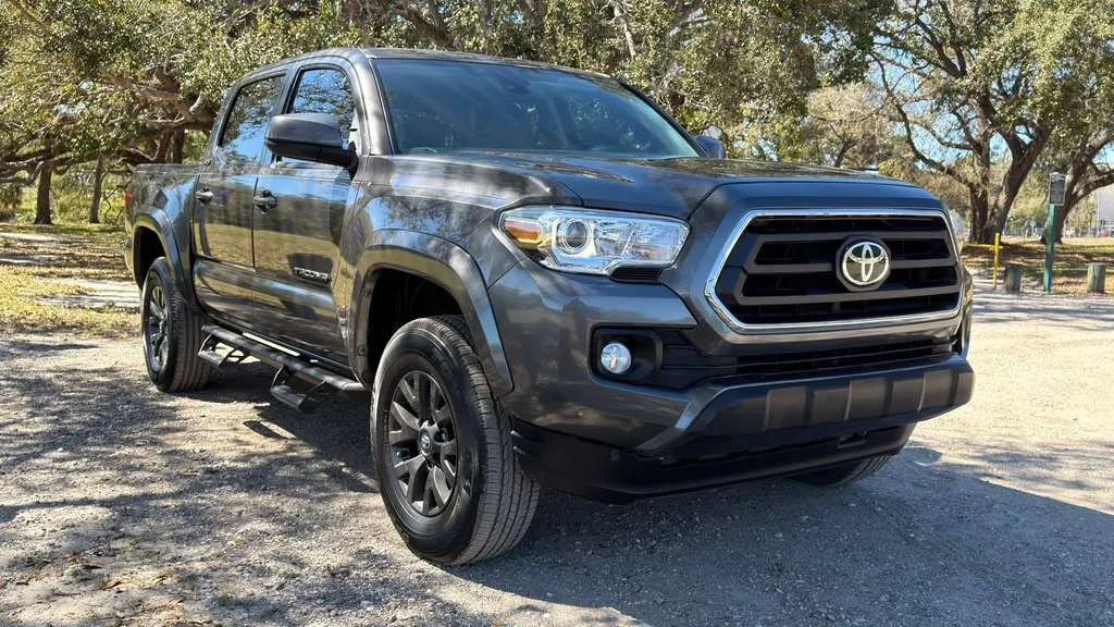 Used 2022 Toyota Tacoma SR5 w/ SR5 Appearance Package (SM) RWD image 14