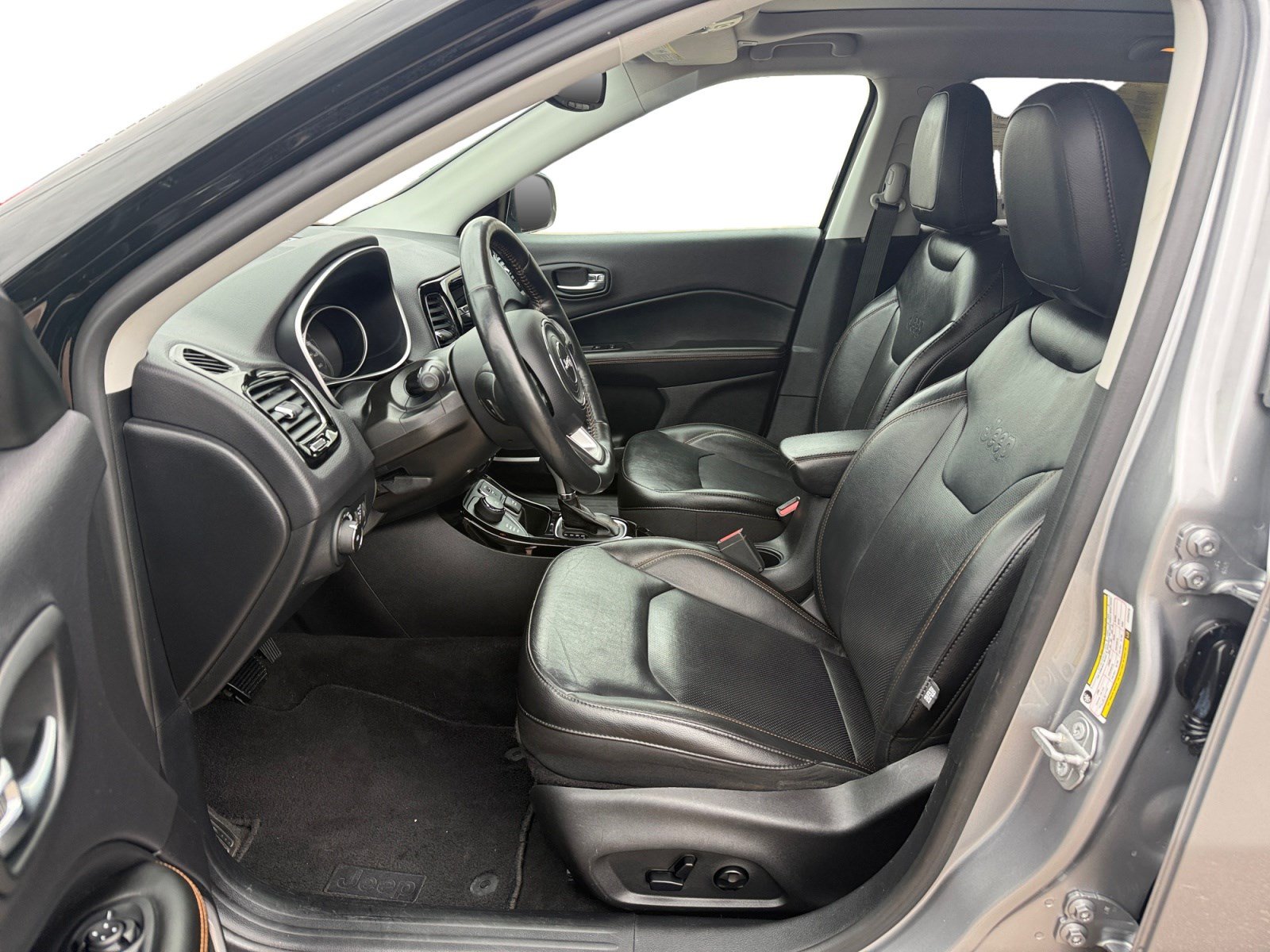 Used 2018 Jeep Compass Limited w/ Navigation Group AWD/4WD image 10
