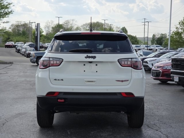 Used 2018 Jeep Compass Trailhawk w/ Navigation Group AWD/4WD image 11