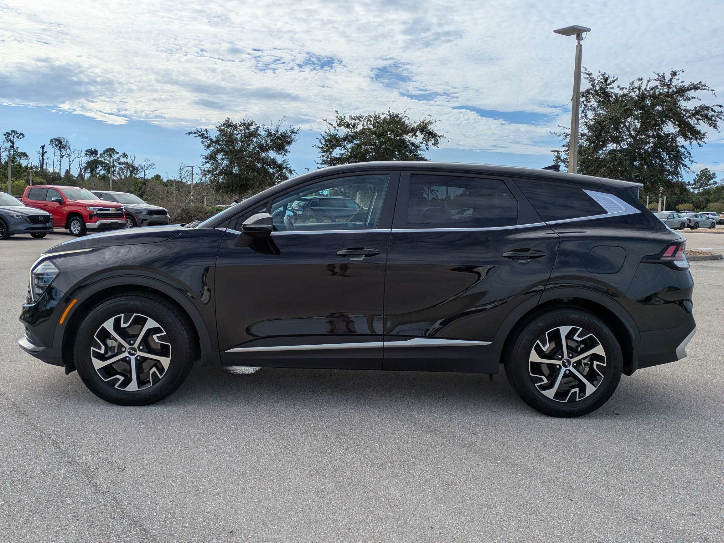 Certified 2025 Kia Sportage EX FWD image 7
