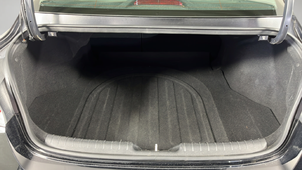 Used 2024 Hyundai Elantra Limited FWD image 37