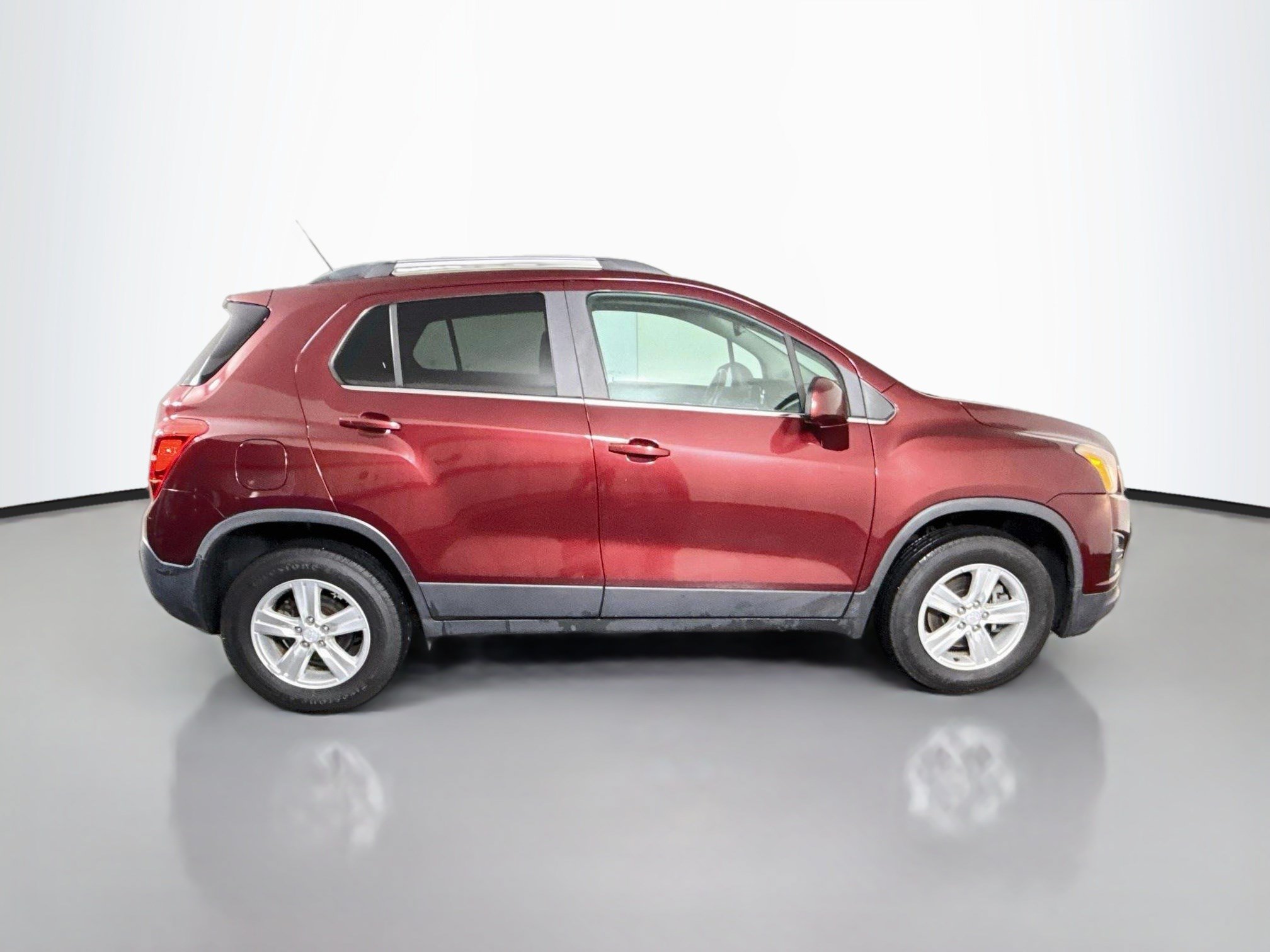 Used 2016 Chevrolet Trax LT w/ LT Convenience Package AWD/4WD image 11