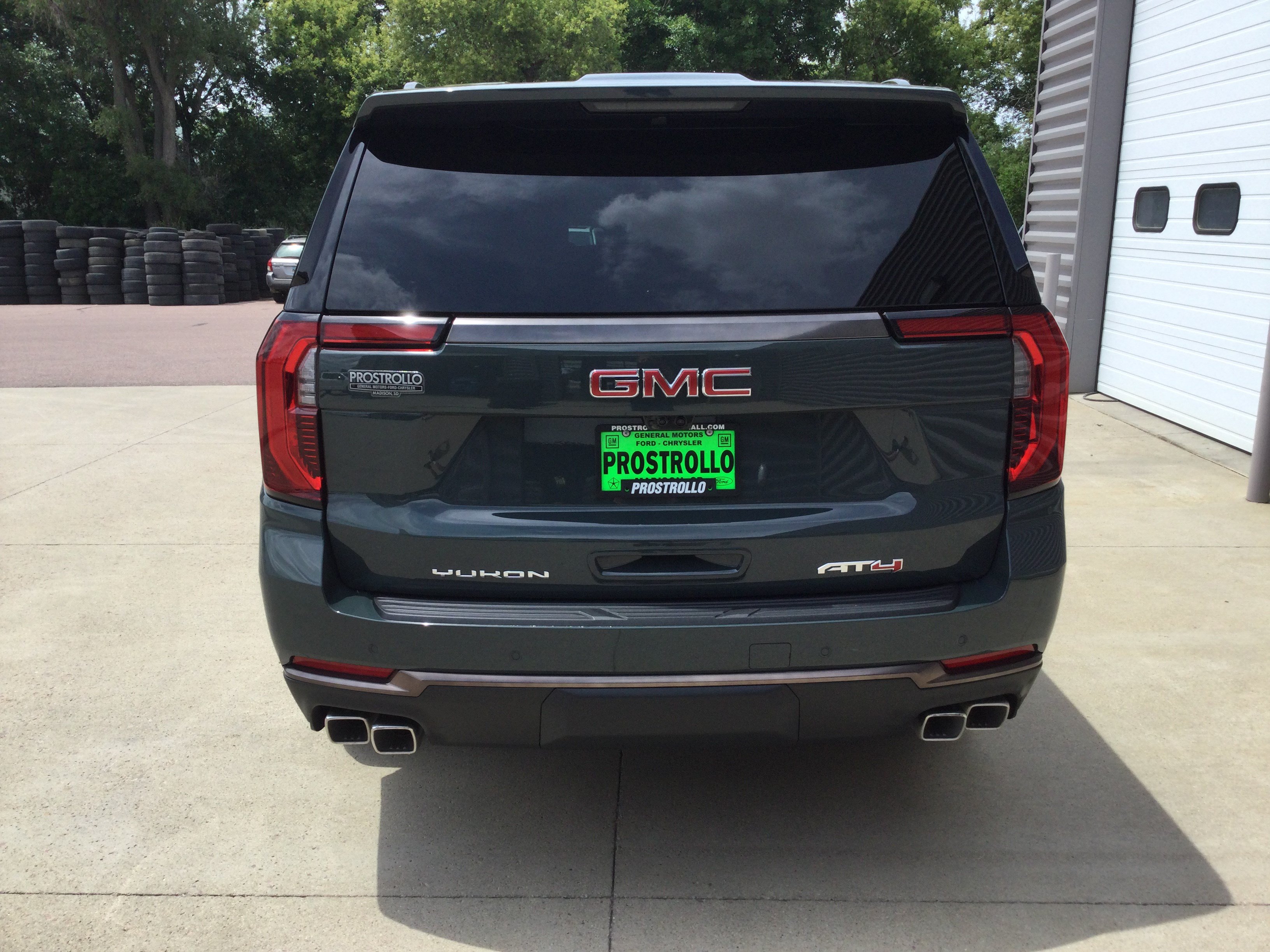 New 2026 GMC Yukon XL AT4 Ultimate AWD/4WD image 4