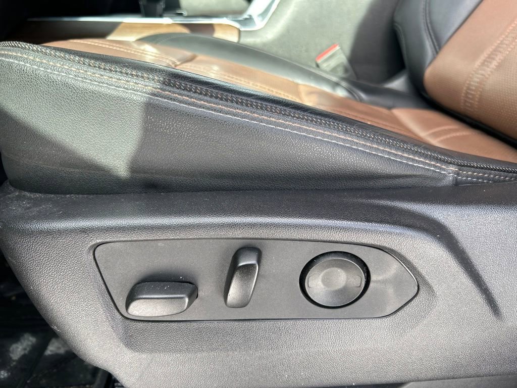 Used 2024 Chevrolet Silverado 1500 High Country image 13