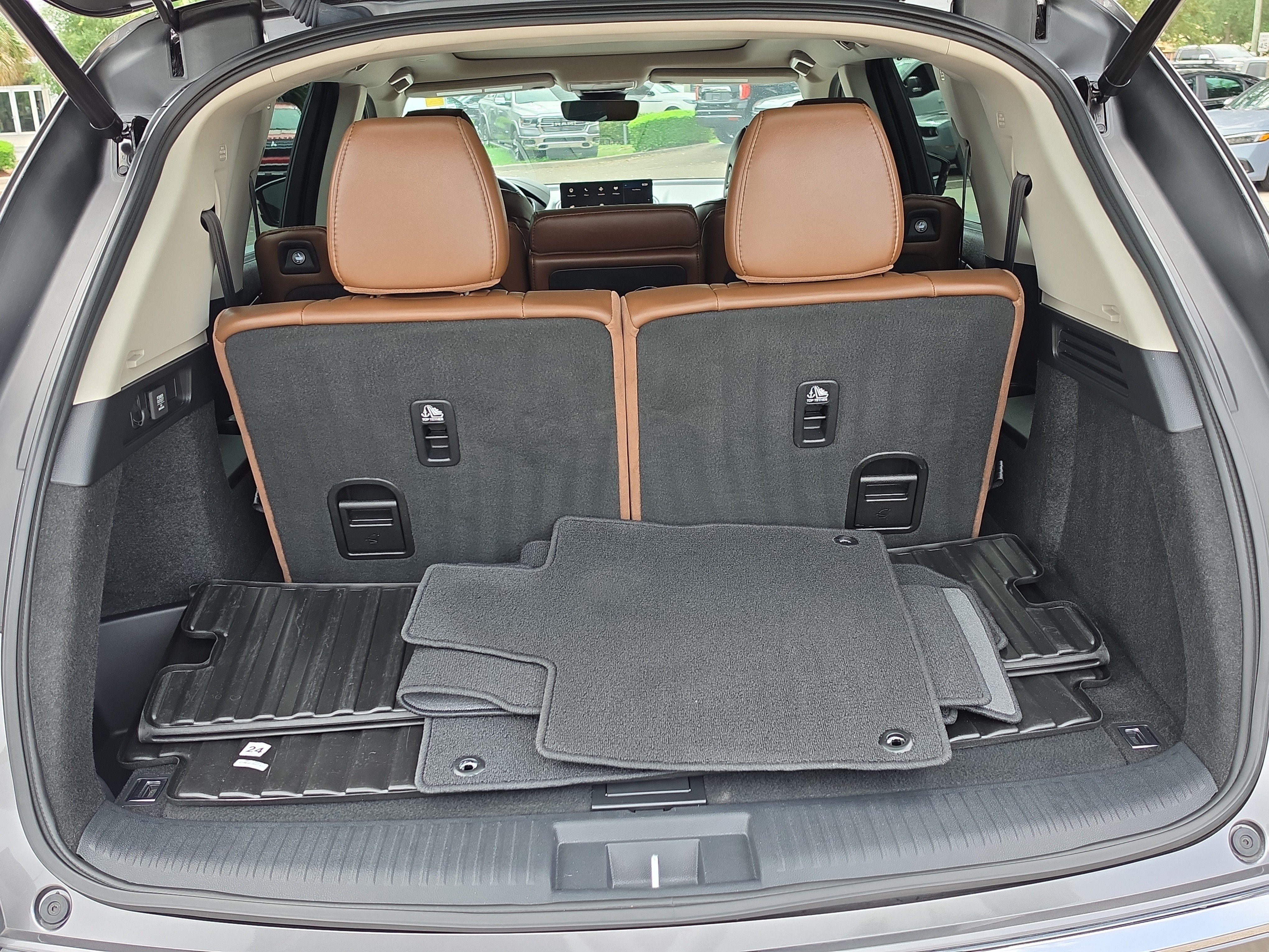 Used 2023 Acura MDX w/ Technology Package AWD/4WD image 10