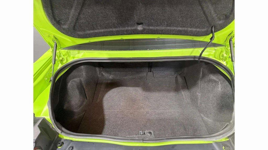 Used 2015 Dodge Challenger SRT w/ Technology Group image 28