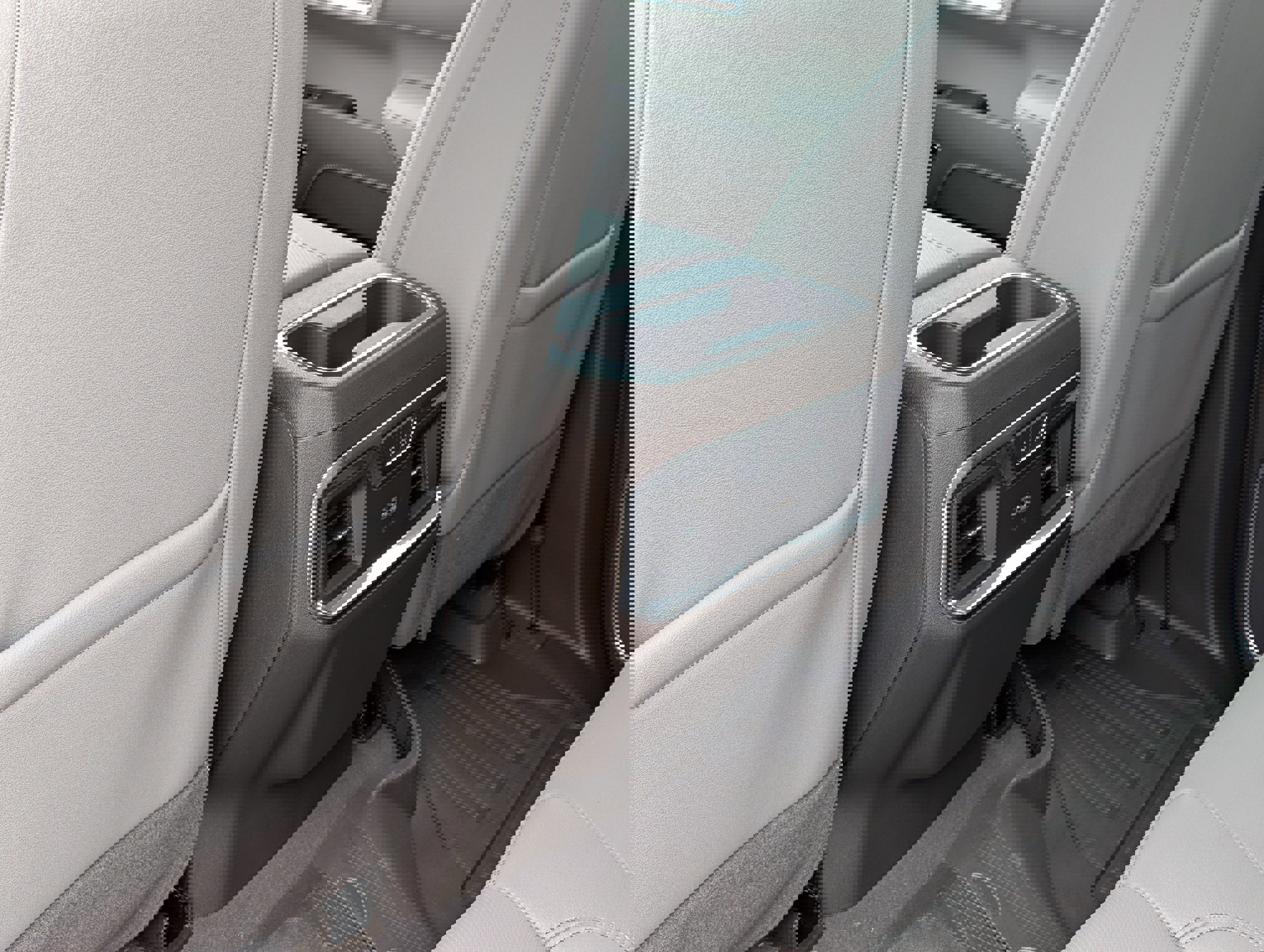 New 2026 GMC Sierra 1500 SLT image 16