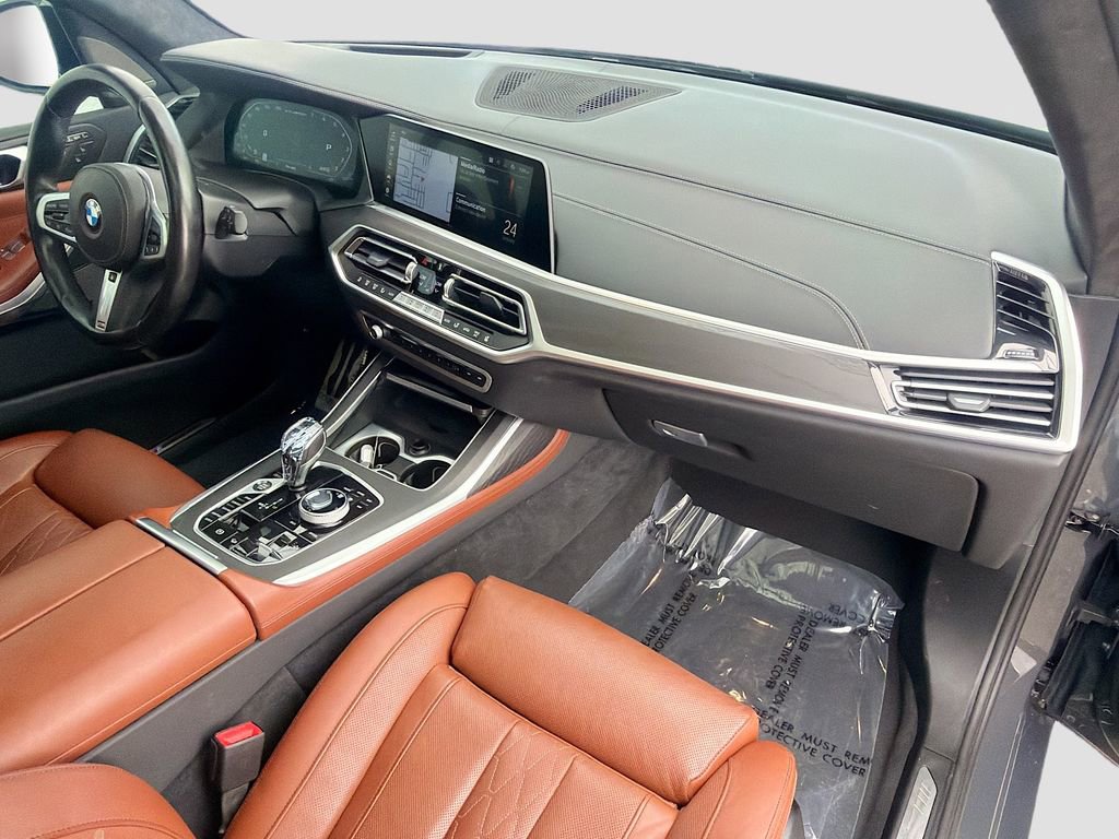 Used 2022 BMW X7 M50i w/ Executive Package image 15