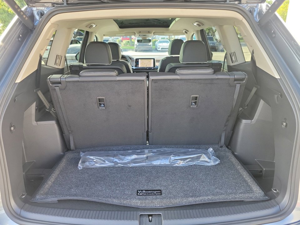 New 2025 Volkswagen Atlas SEL Premium R-Line image 15