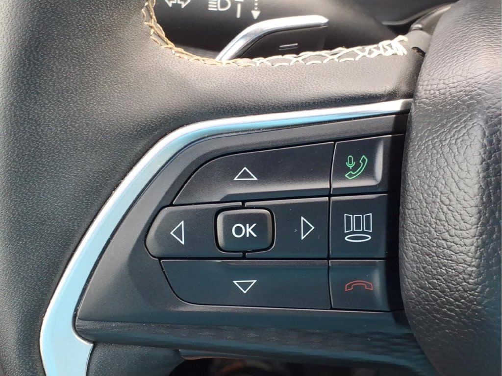 Used 2024 Jeep Grand Cherokee Altitude AWD/4WD image 24