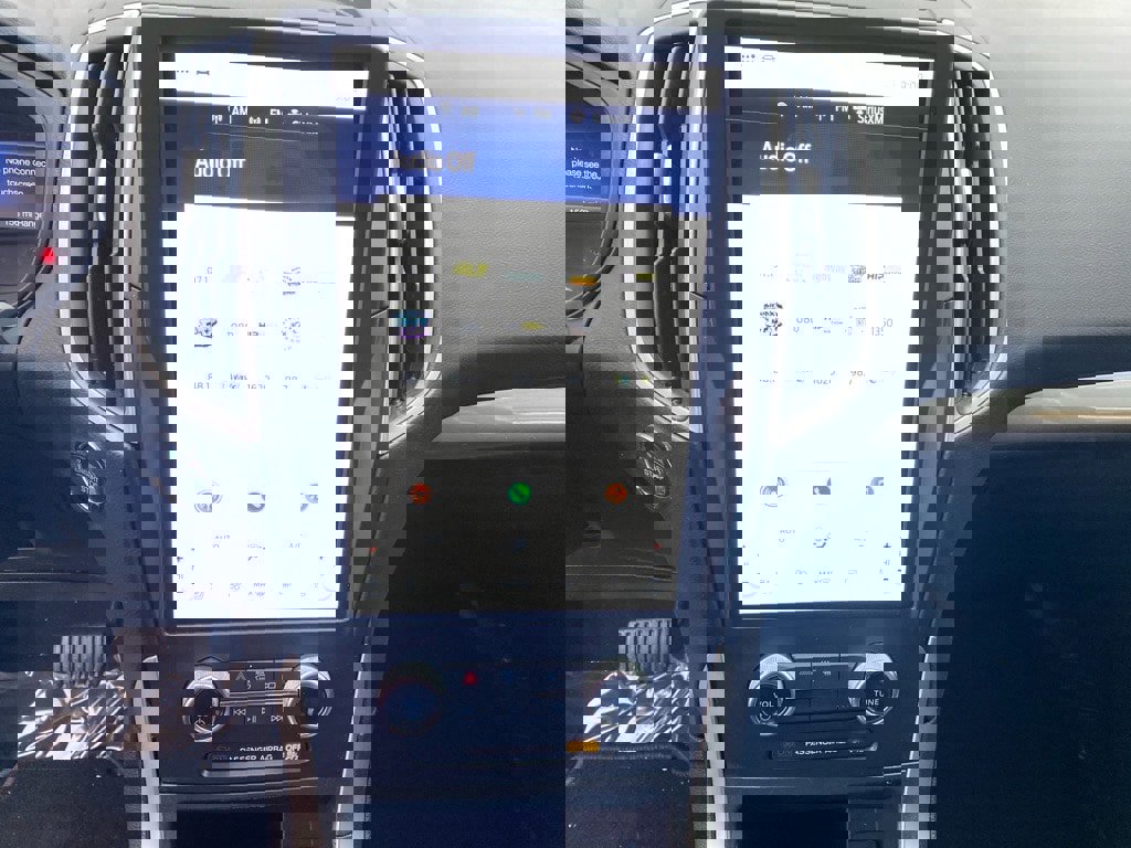 Used 2024 Ford Edge SEL w/ Convenience Package image 11