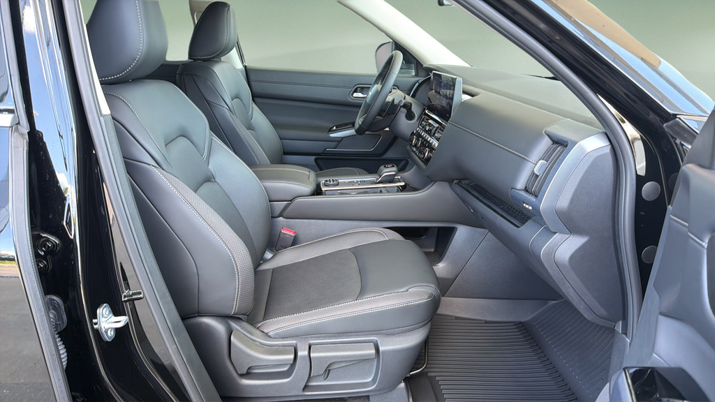 New 2026 Nissan Pathfinder SL AWD/4WD image 11